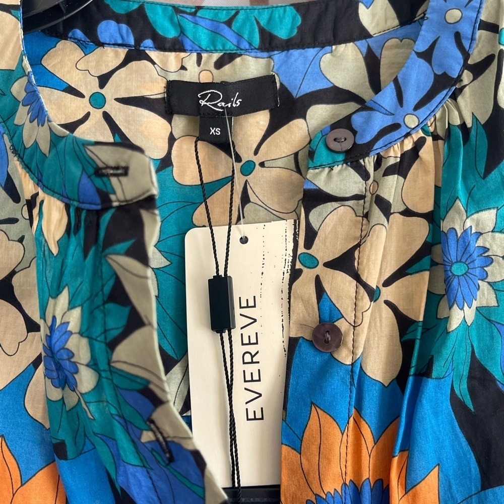 Evereve button up floral blouse - Picture 3 of 3